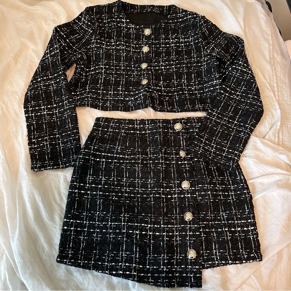 Women’s black tweed suit - Picture 3 of 6